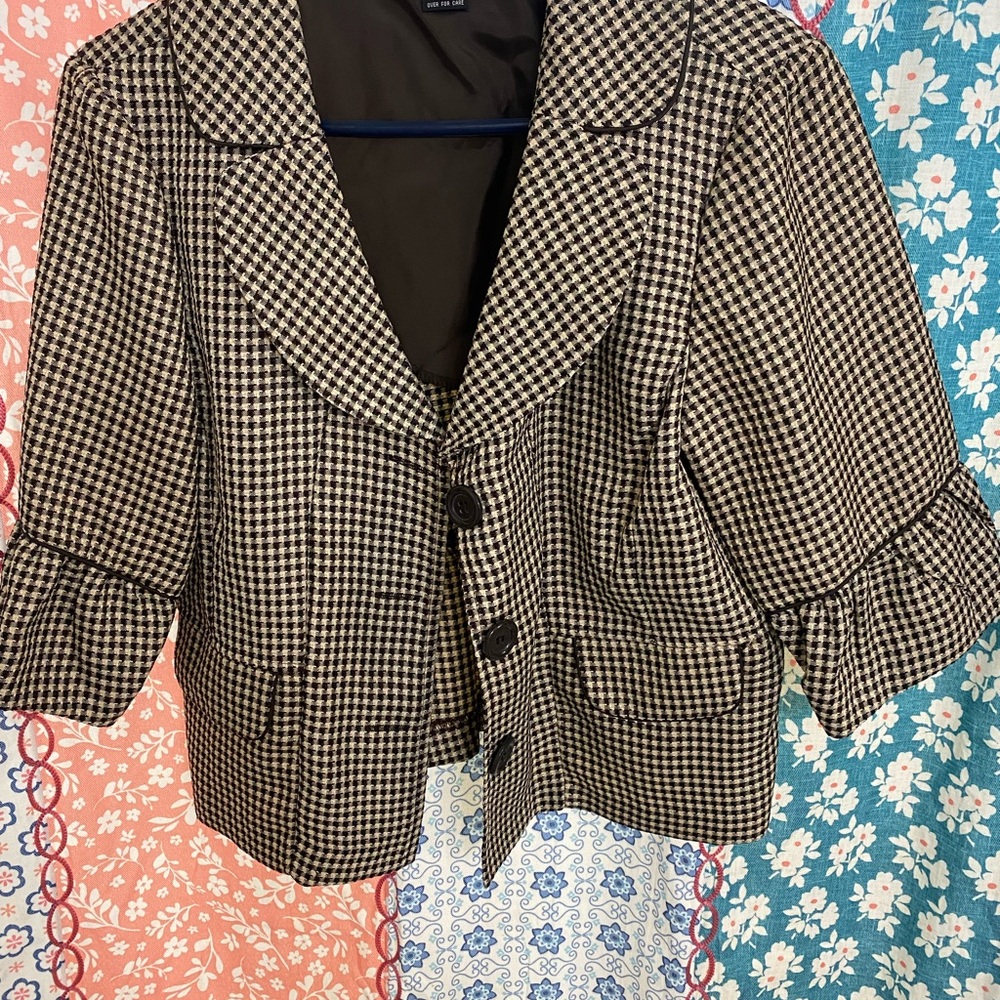 Courtenay Black and Tan Houndstooth Jacket